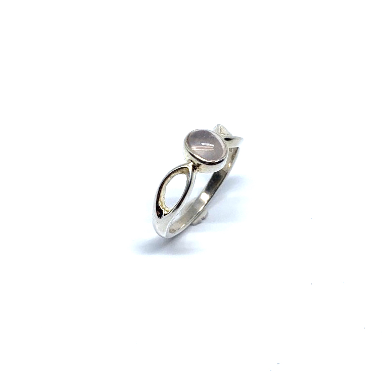 Rozenkwarts ring