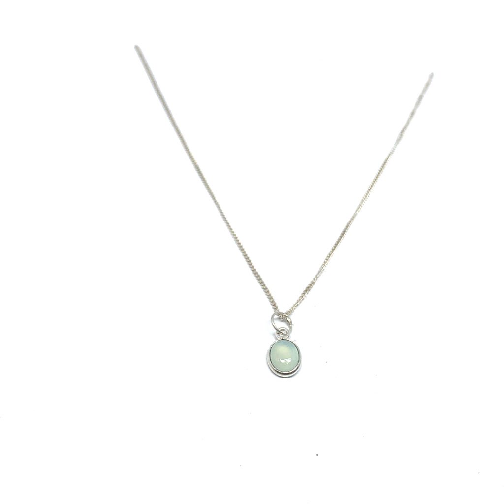 Ketting met Blauwe chalcedoon groot 10mm