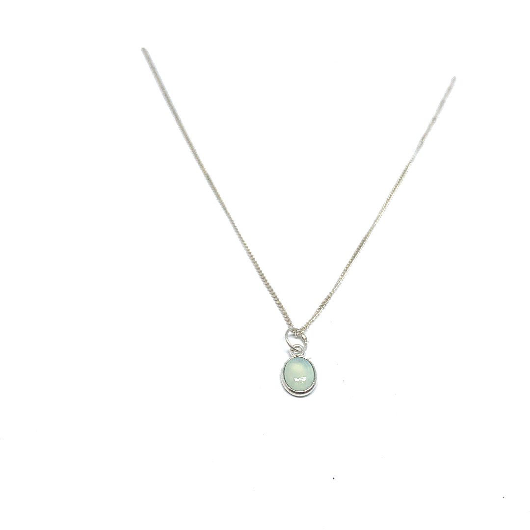 Ketting met Blauwe chalcedoon groot 10mm
