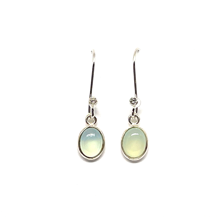 Chalcedoon oorhangers